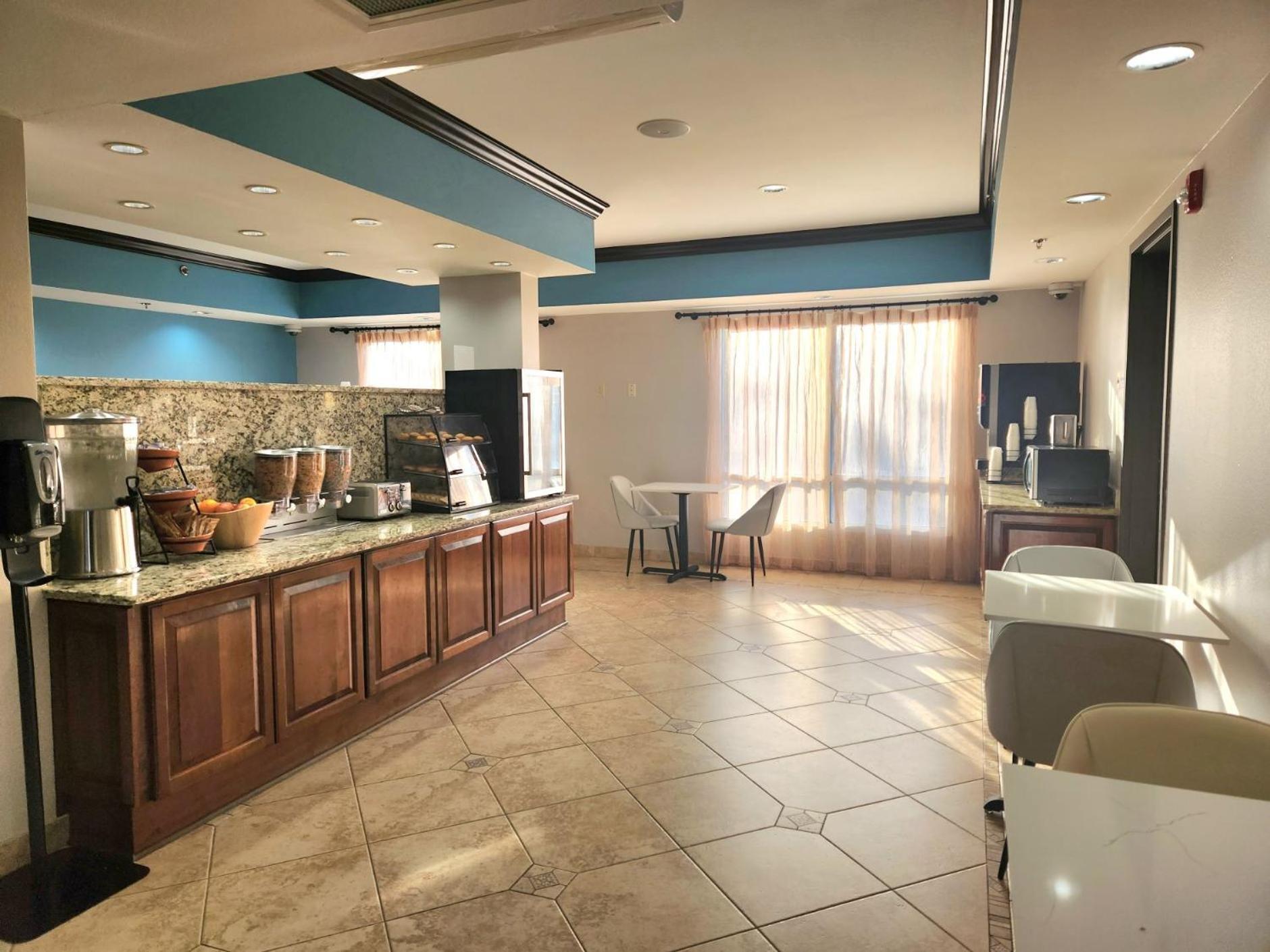 Days Inn By Wyndham Baton Rouge I-10 Екстер'єр фото