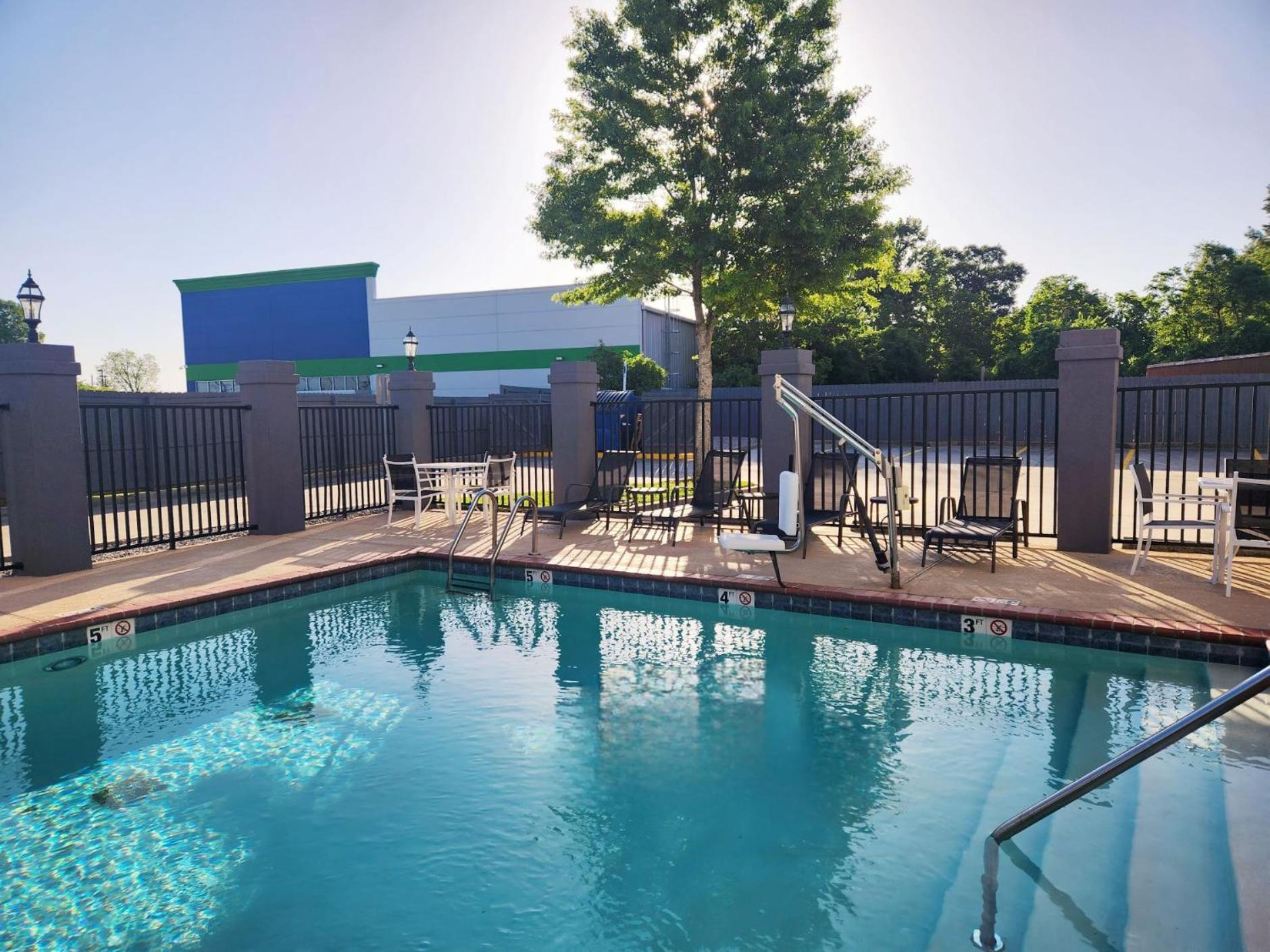 Days Inn By Wyndham Baton Rouge I-10 Екстер'єр фото