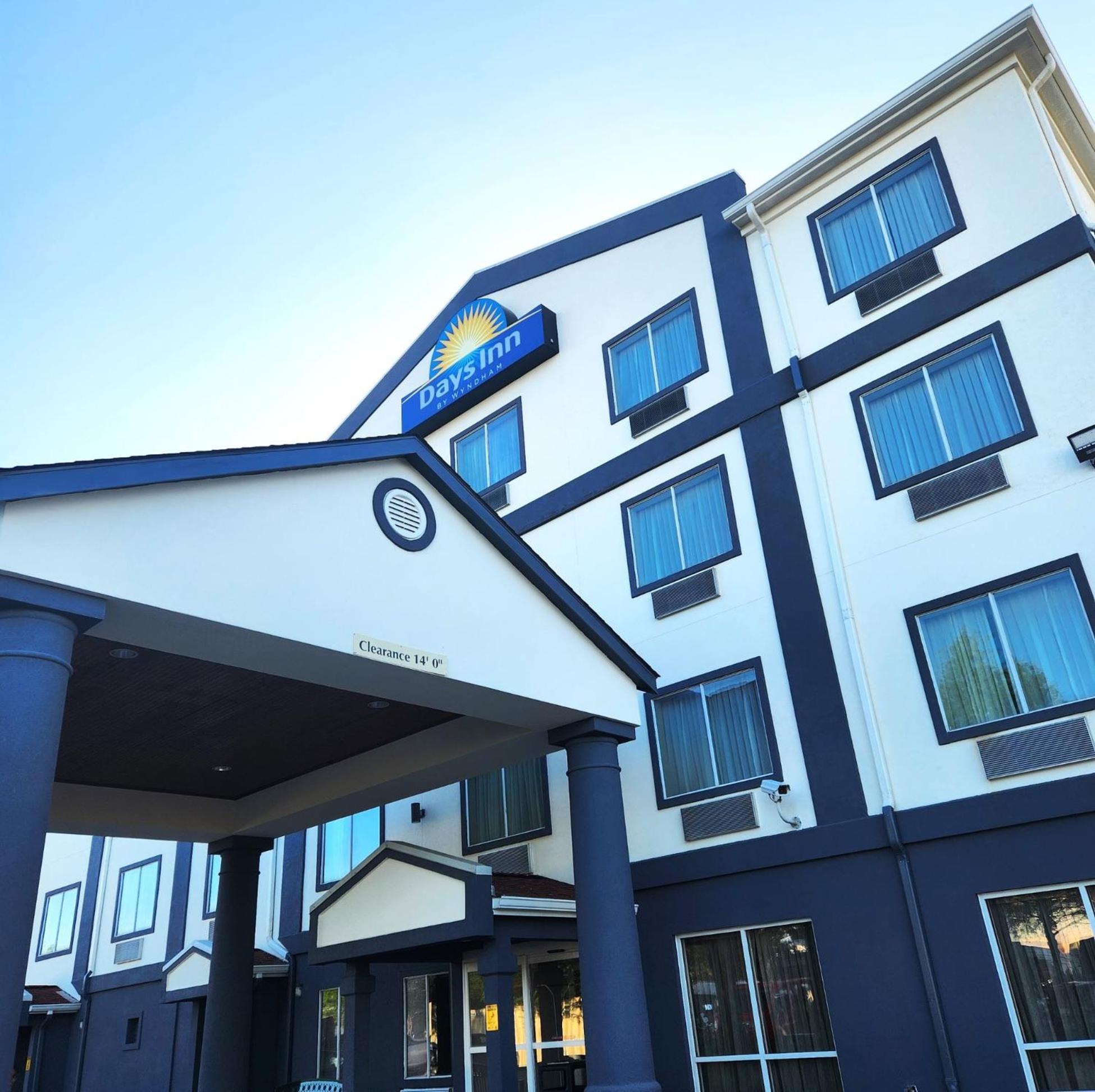 Days Inn By Wyndham Baton Rouge I-10 Екстер'єр фото