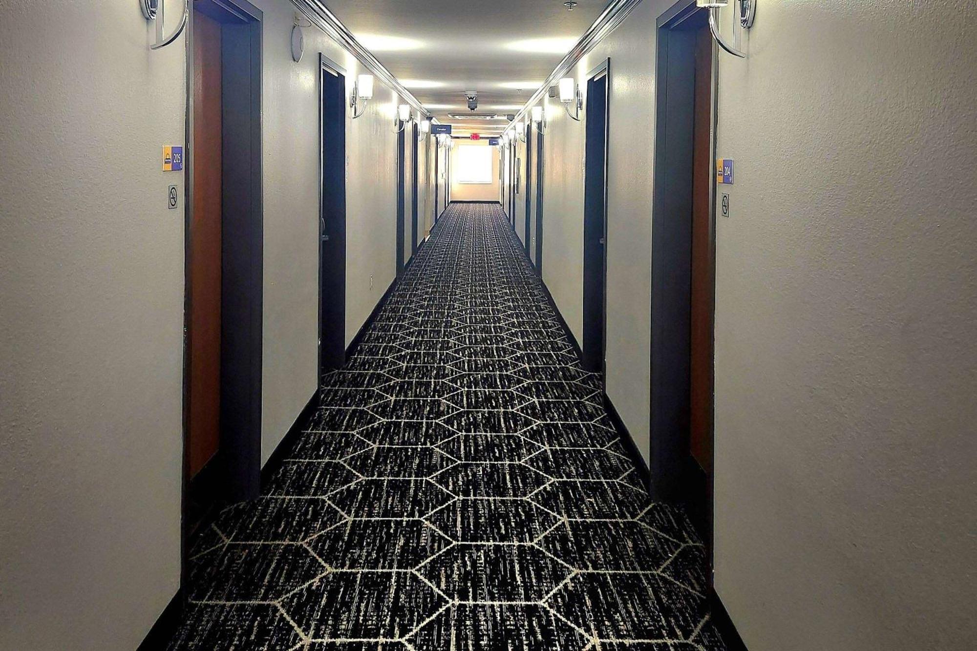 Days Inn By Wyndham Baton Rouge I-10 Екстер'єр фото