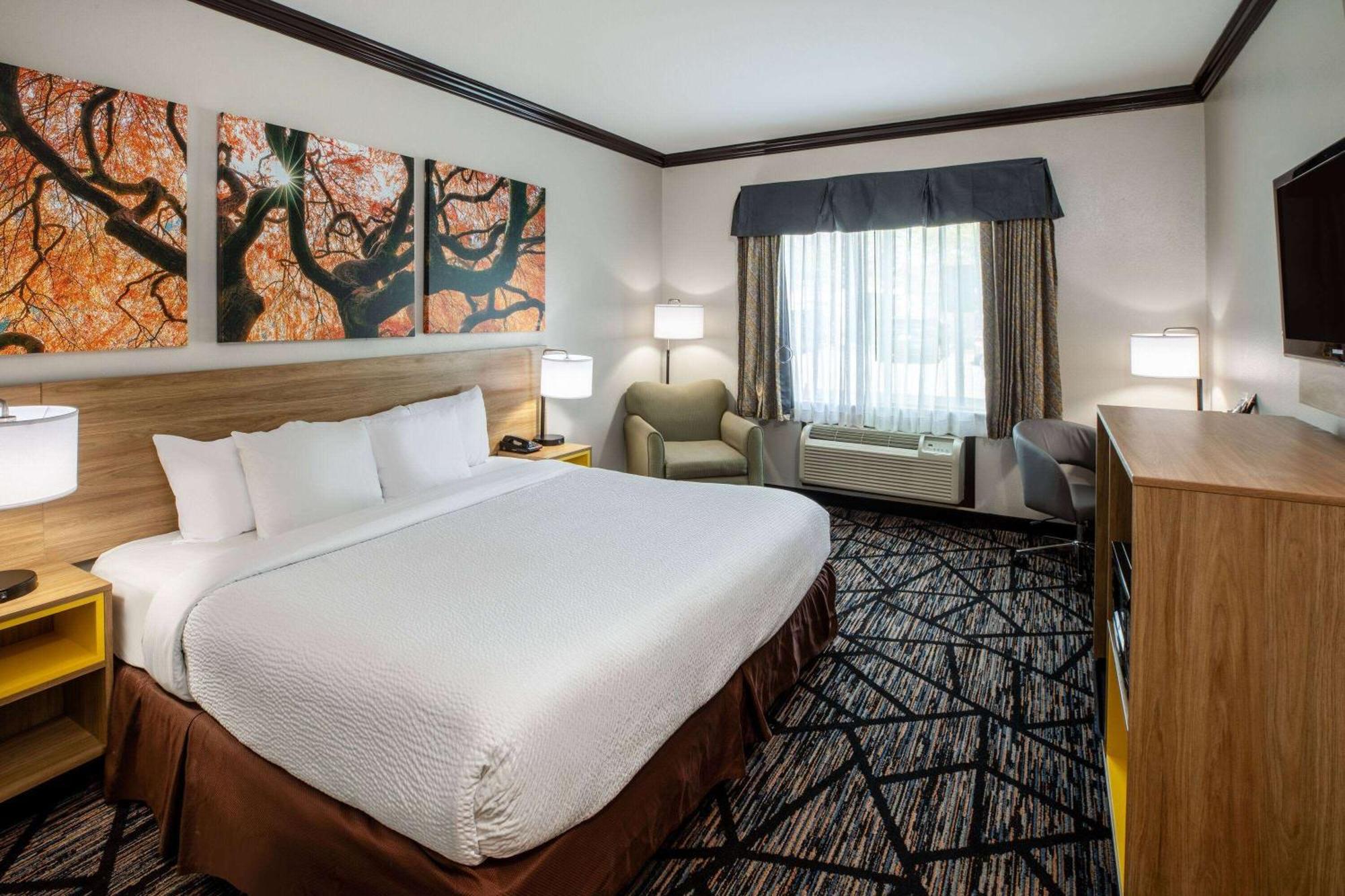 Days Inn By Wyndham Baton Rouge I-10 Екстер'єр фото