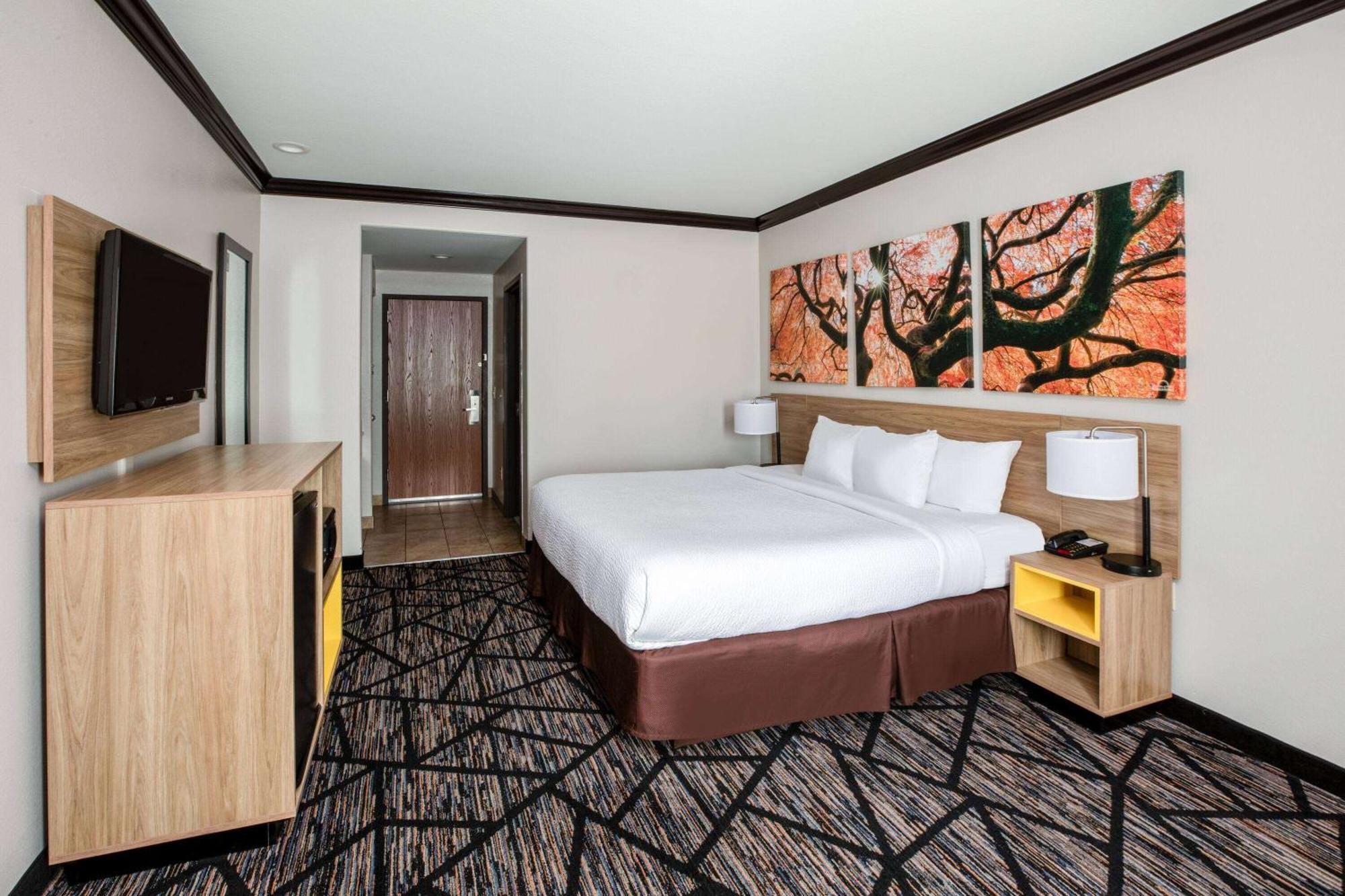 Days Inn By Wyndham Baton Rouge I-10 Екстер'єр фото