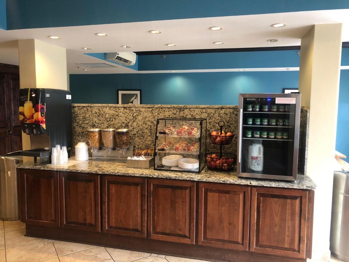 Days Inn By Wyndham Baton Rouge I-10 Екстер'єр фото
